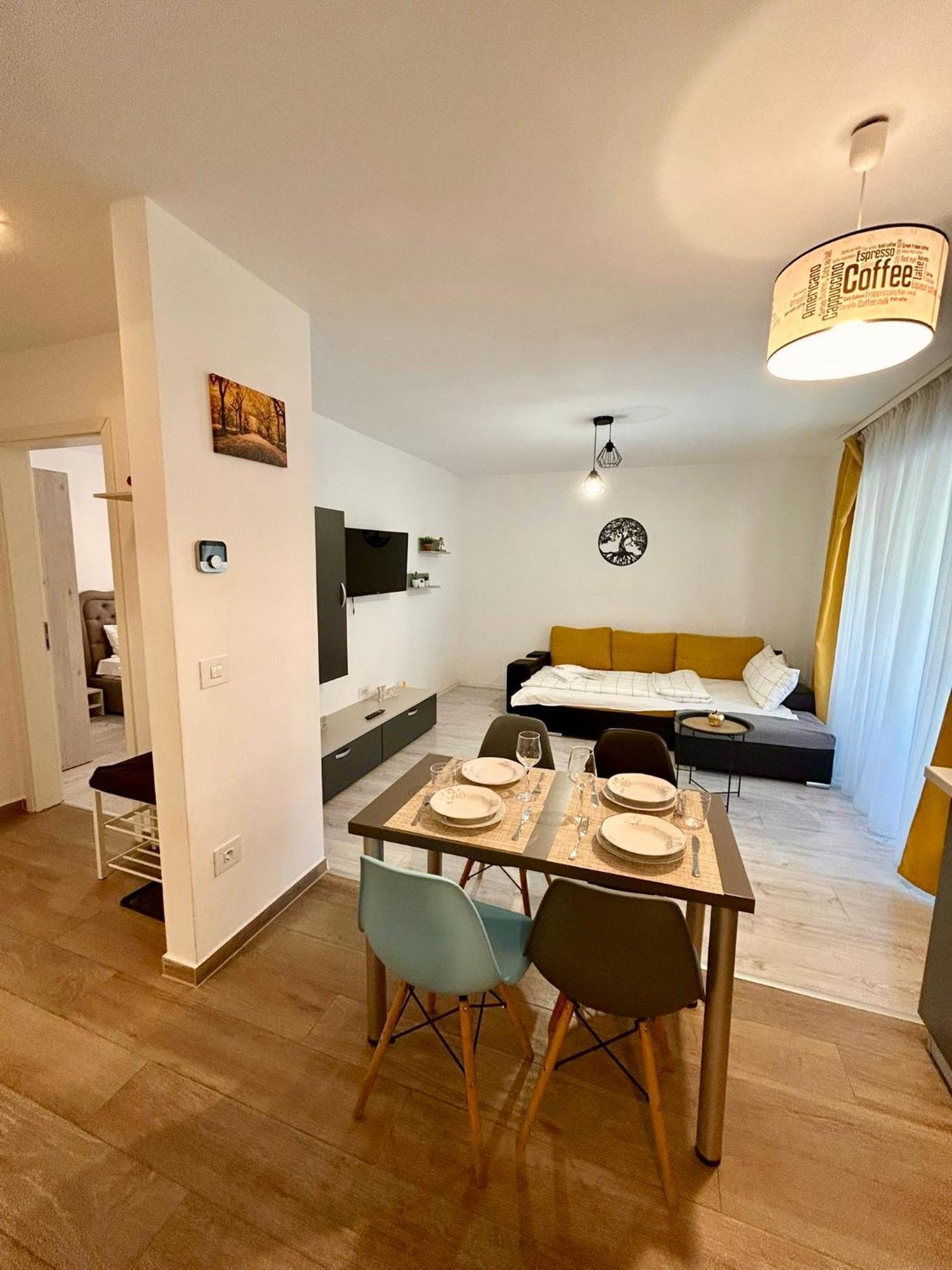 Jad - Luxury 3 Rooms & 2 Rooms Apartments In Kasper, Near Coresi Mall Brașov Exterior foto