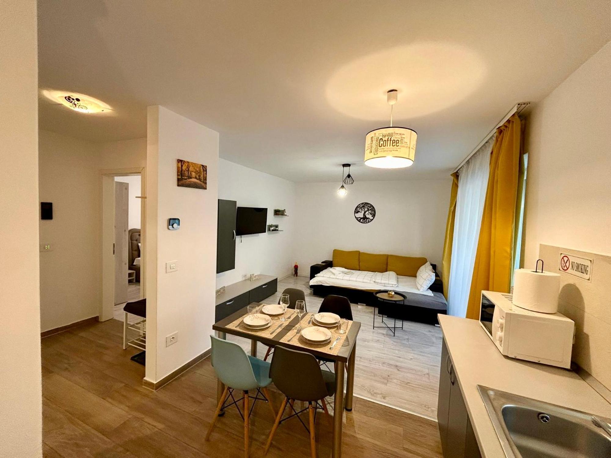 Jad - Luxury 3 Rooms & 2 Rooms Apartments In Kasper, Near Coresi Mall Brașov Exterior foto