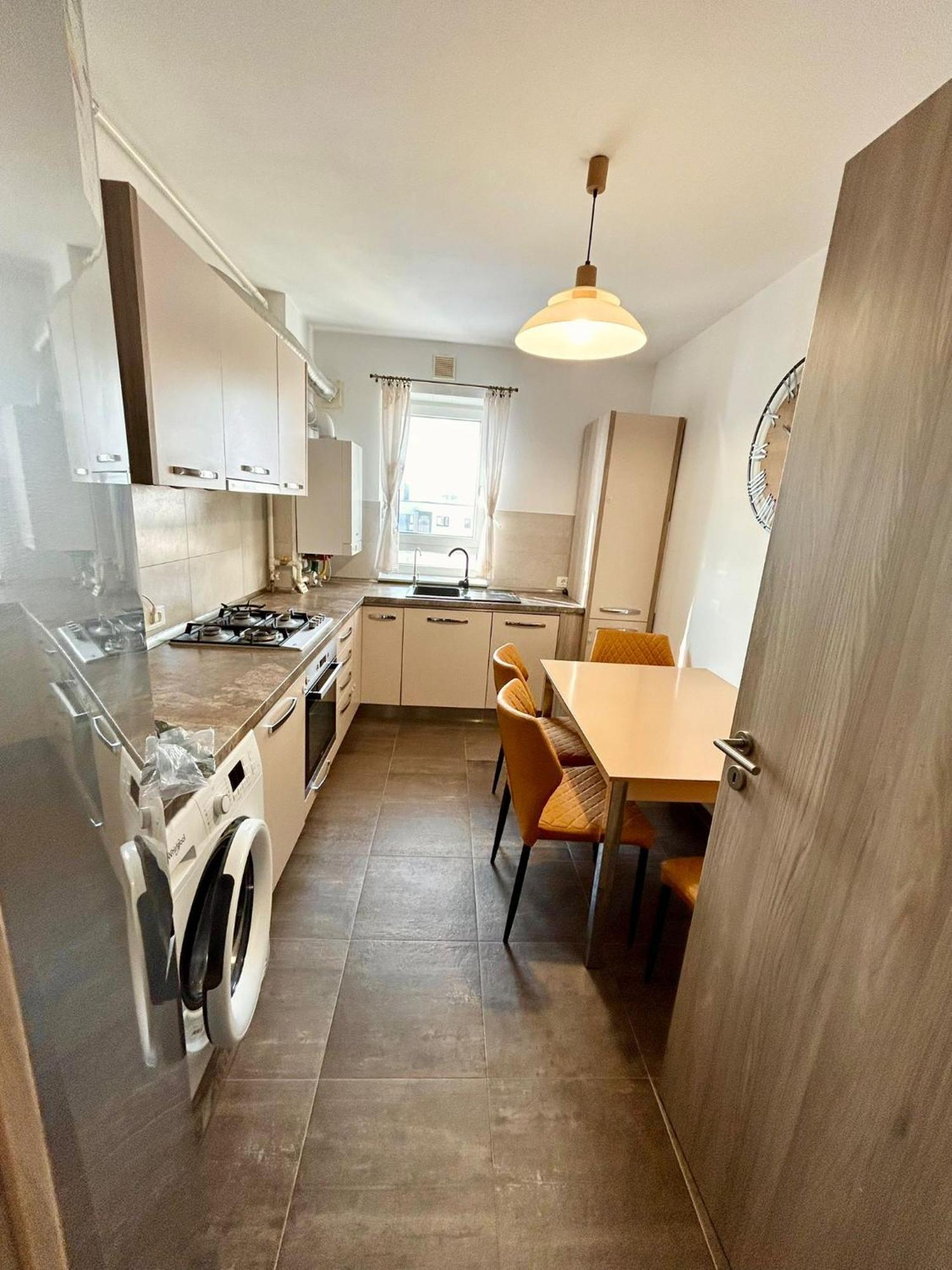 Jad - Luxury 3 Rooms & 2 Rooms Apartments In Kasper, Near Coresi Mall Brașov Exterior foto